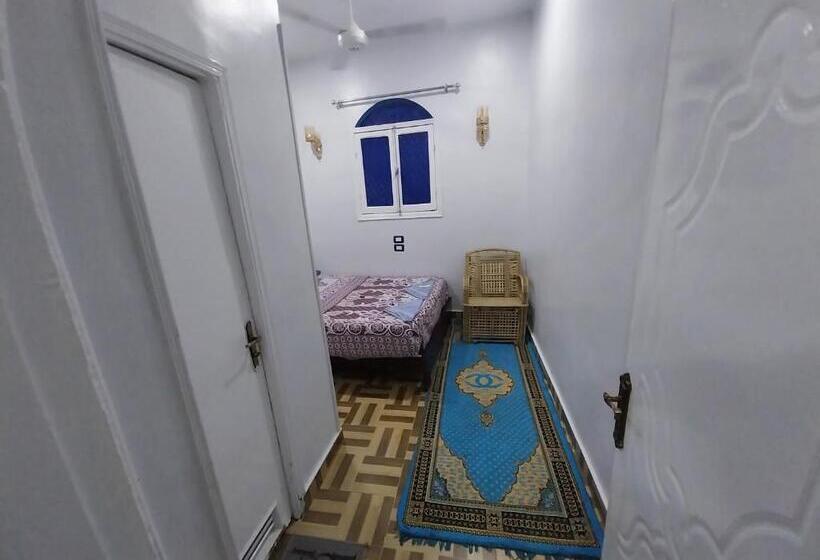 اتاق لوکس با تخت بزرگ, Kayan Guest House