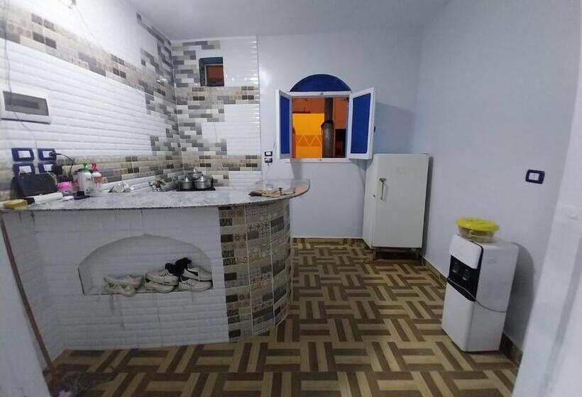 اتاق لوکس با تخت بزرگ, Kayan Guest House