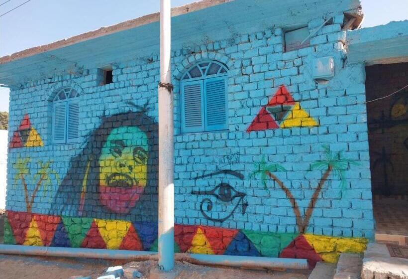 اتاق لوکس با تخت بزرگ, Kayan Guest House