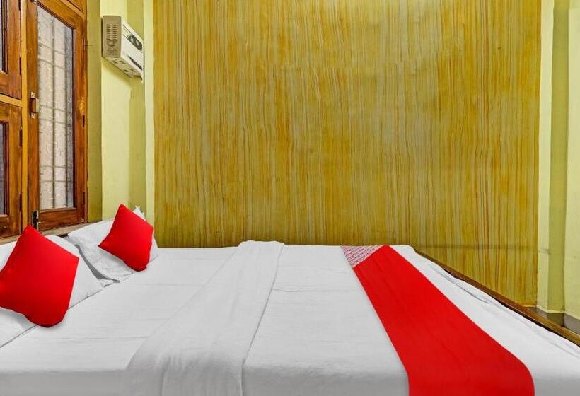 اتاق کلاسیک سه تخته, Flagship Hotel Royal