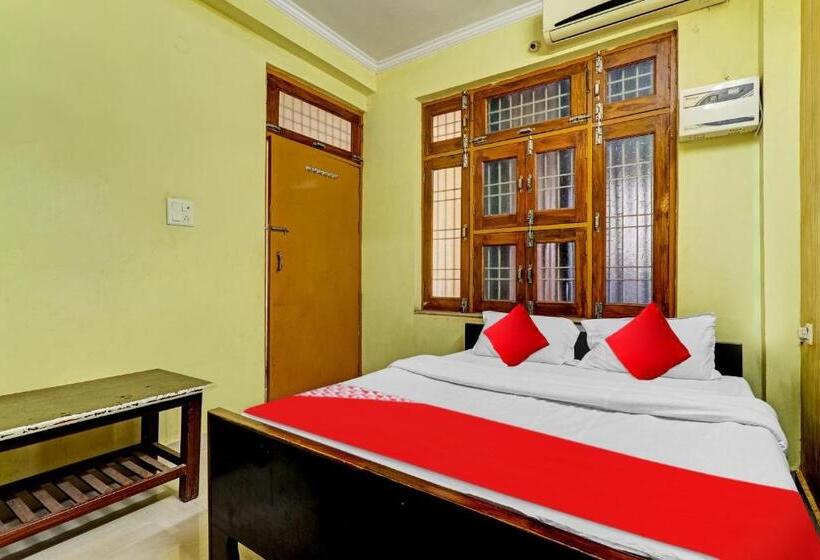 اتاق کلاسیک سه تخته, Flagship Hotel Royal