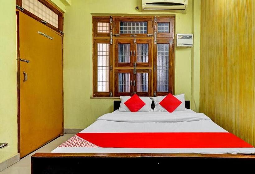 اتاق کلاسیک سه تخته, Flagship Hotel Royal