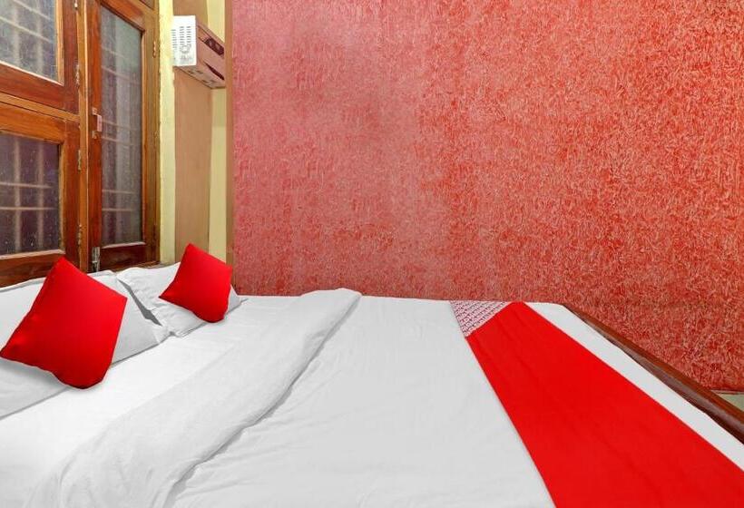 اتاق کلاسیک سه تخته, Flagship Hotel Royal