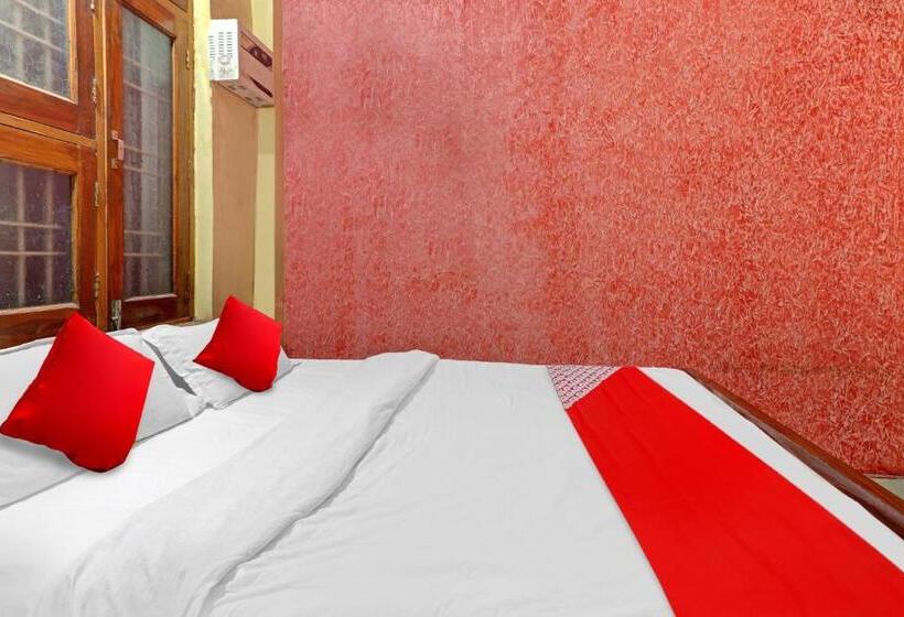 اتاق کلاسیک سه تخته, Flagship Hotel Royal