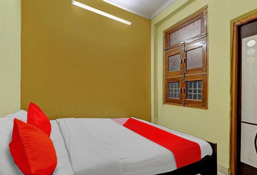 اتاق کلاسیک سه تخته, Flagship Hotel Royal