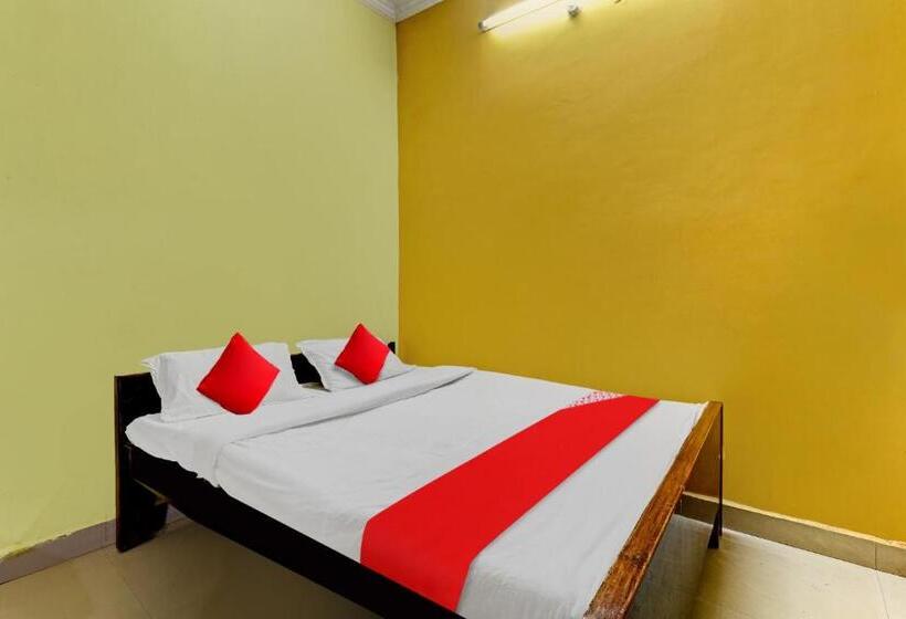 اتاق کلاسیک سه تخته, Flagship Hotel Royal