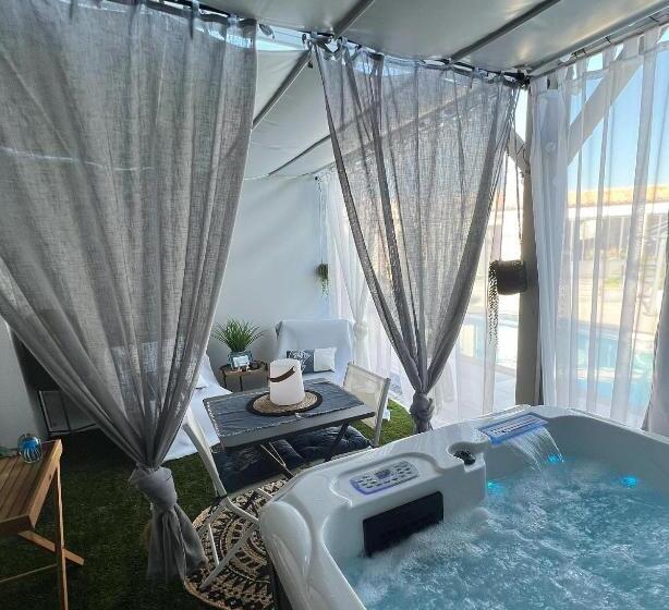 Deluxe Suite, Suites By Aix Keys Avec Jacuzzi Privatif 5 Min Des Plages Fouras