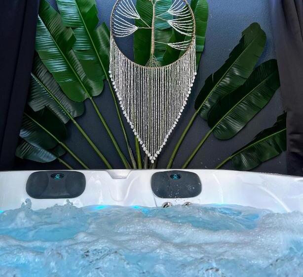 Deluxe Suite, Suites By Aix Keys Avec Jacuzzi Privatif 5 Min Des Plages Fouras