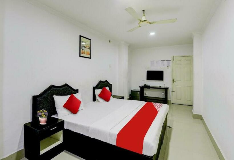 اتاق کلاسیک سه تخته, Flagship Anchor House