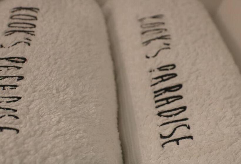 스탠다드 룸 킹사이즈 침대, Kooks Paradise