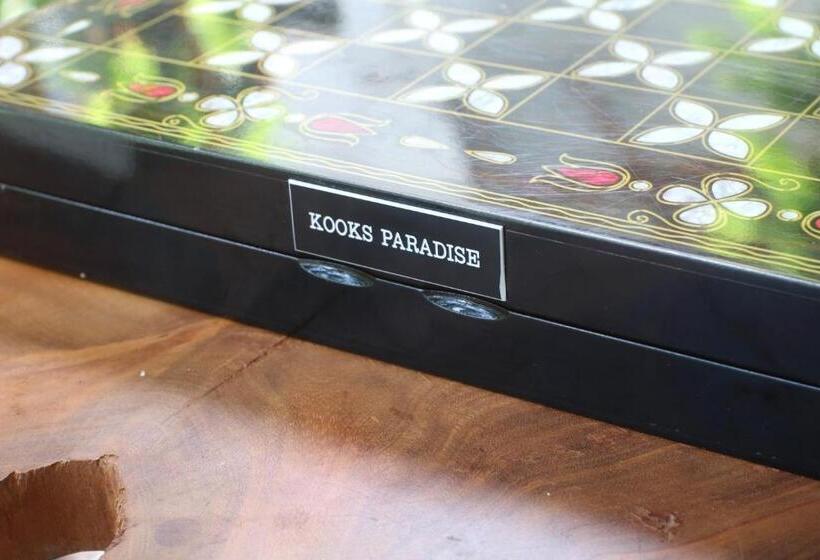 스탠다드 룸 킹사이즈 침대, Kooks Paradise