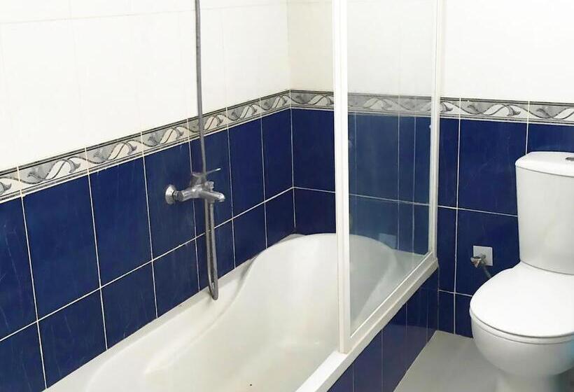 اتاق لوکس سه تخته, Red Sea Relax