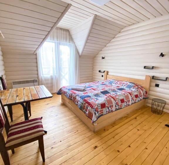 غرفة قياسية مزوَّدة بشُرفة, Royal Yablunytsya