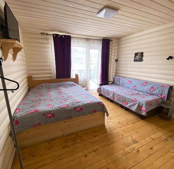 غرفة قياسية ثلاثية مزودة بشرفة, Royal Yablunytsya