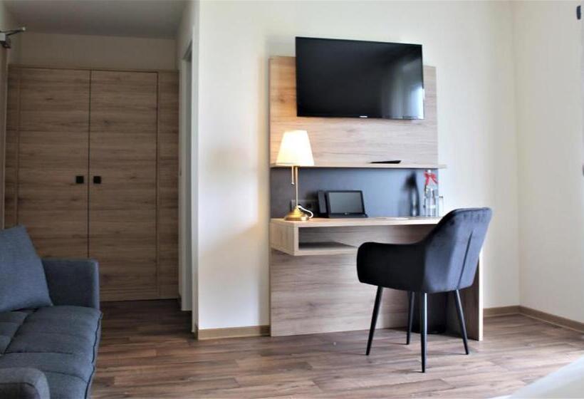 غرفة ديلوكس مزودة بشرفة, Träbeser Bauernstube