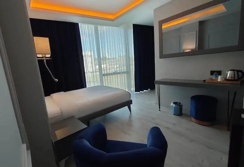 デラックストリプルルーム, Loft Plus Hotel S