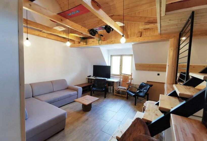 דירת שלושה חדרים, Poza Horyzont