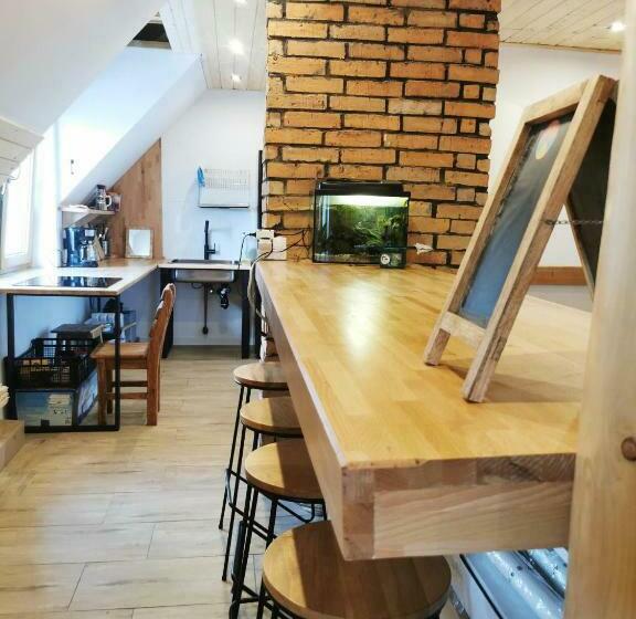 דירת שלושה חדרים, Poza Horyzont