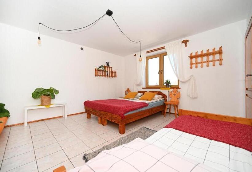 חדר סטנדרט לשלושה, Poza Horyzont