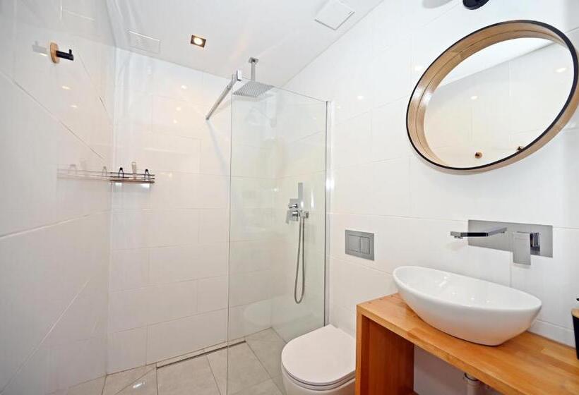 ３ベッドルームアパートメント, Poza Horyzont