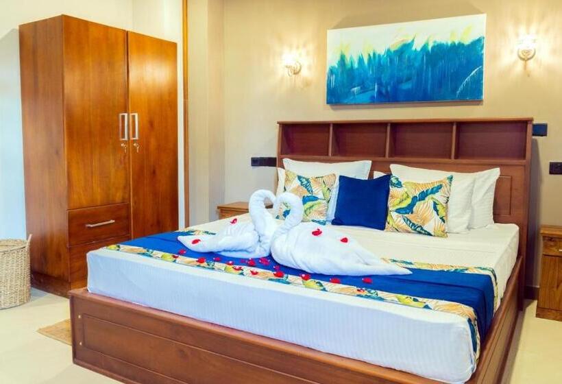 Полулюкс с Балконом, Cinnamon Tan Boutique