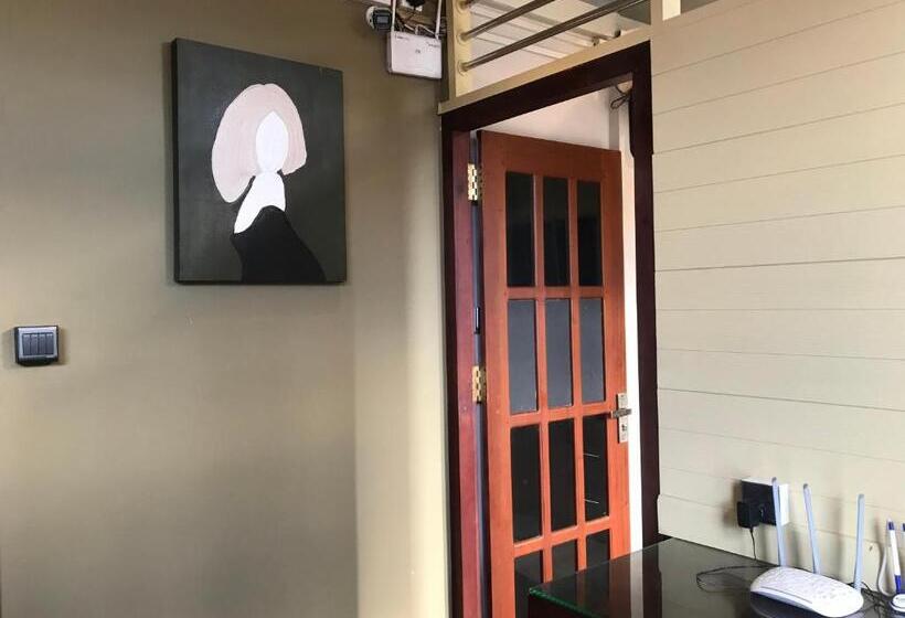 Полулюкс с Балконом, Cinnamon Tan Boutique