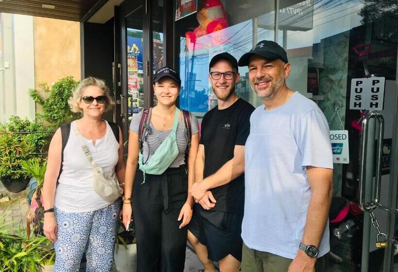 Номер Deluxe, Cinnamon Tan Boutique