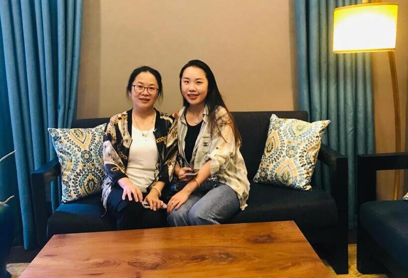 Номер Deluxe, Cinnamon Tan Boutique