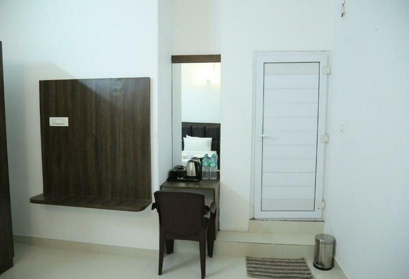 Standardrum, Christian Guest House