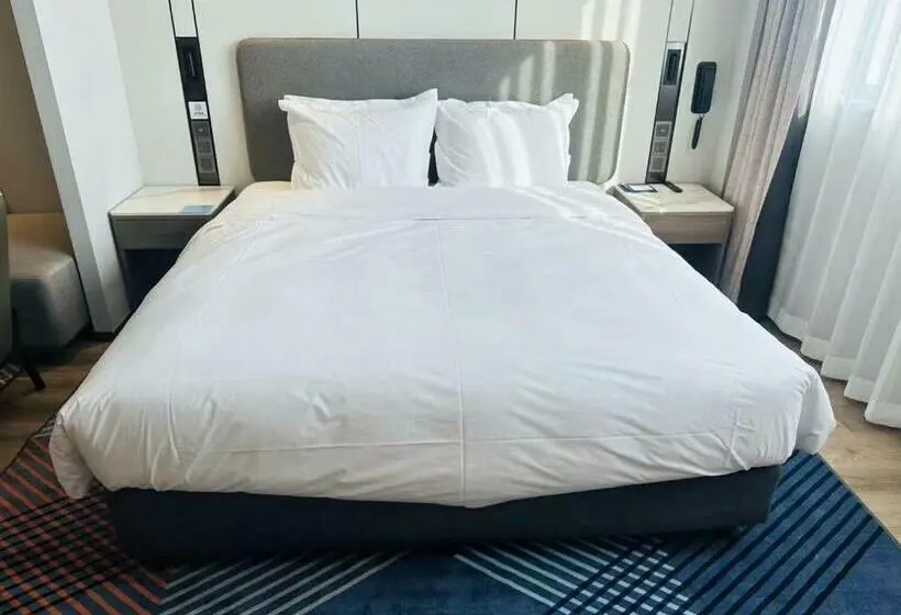 キングサイズベッドのスイートルーム, Holiday Inn Express Suzhou Luzhi, An Ihg