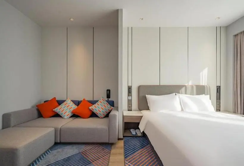 キングサイズベッドのスイートルーム, Holiday Inn Express Suzhou Luzhi, An Ihg