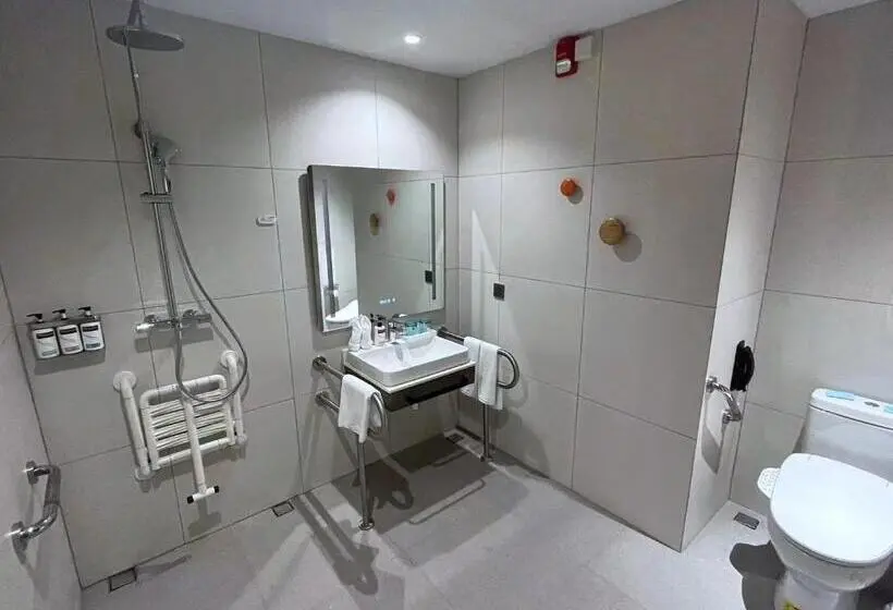 身障者適用キングサイズベッドルーム, Holiday Inn Express Suzhou Luzhi, An Ihg