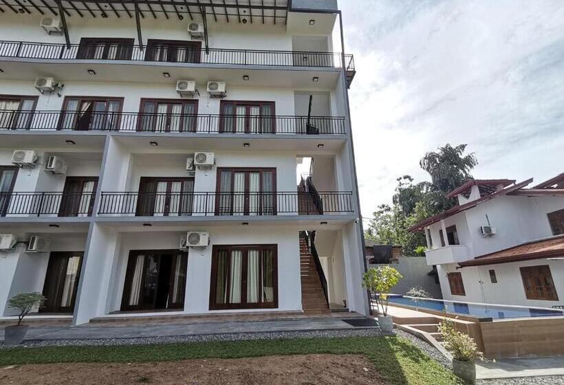 شقة غرفة نوم واحدة مزودة بشُرفة, Y Villa Residencies