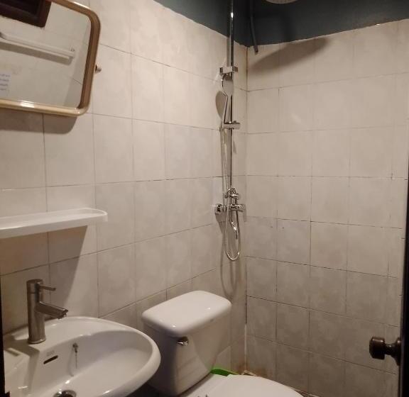 سرير فى غرفة مشتركه, Funny Riverside Backpackers