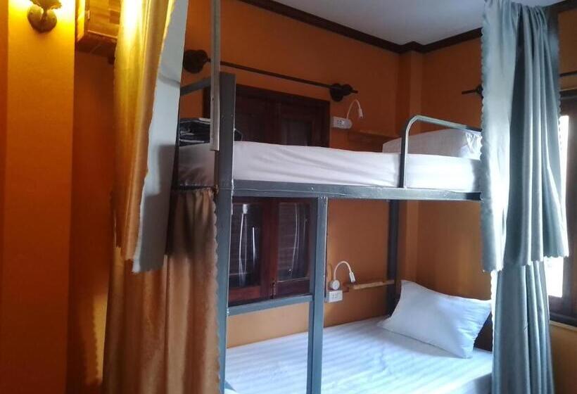 Кровать в Общей Комнате, Funny Riverside Backpackers