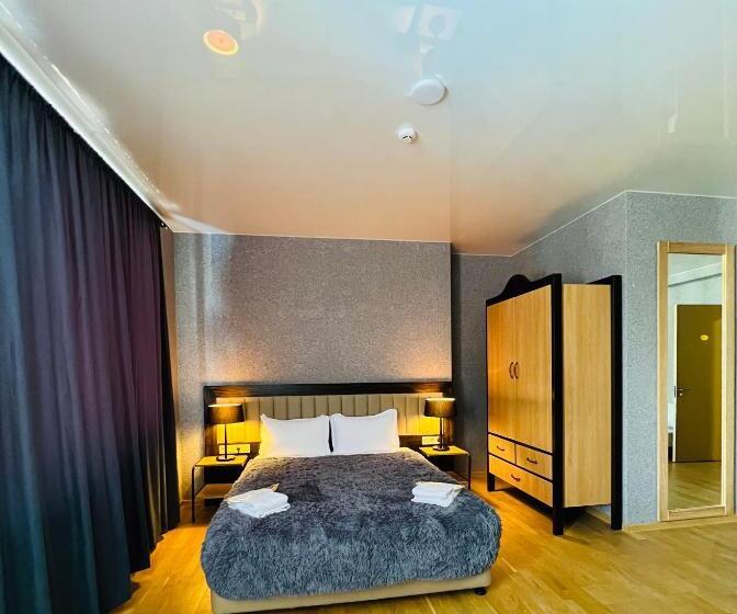 Basic Triple Occupancy Room, Green Hotel Ang