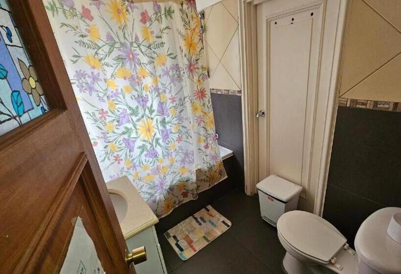 اتاق استاندارد با سرویس بهداشتی مشترک, Hostal Casona Del Mar