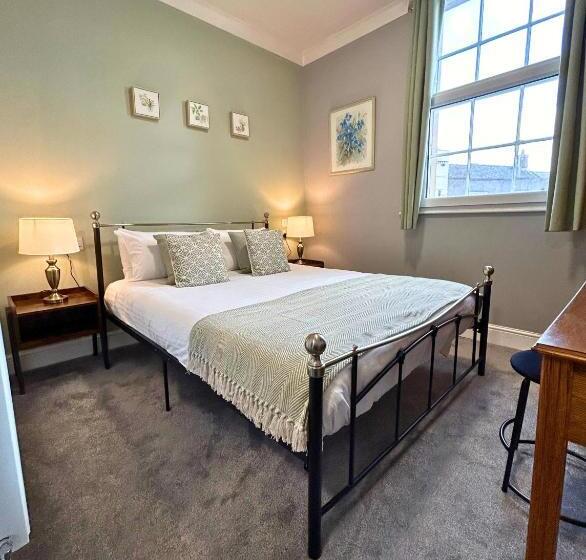 Номер Стандарт, The Windmill