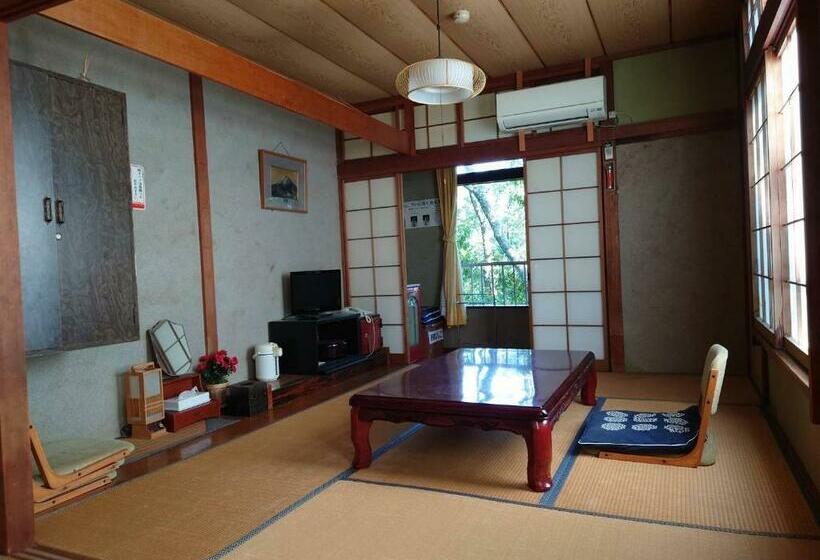 스탠다드 룸, 三介荘