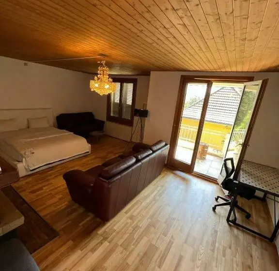 バルコニー付きスタンダードルーム, 5 Private Rooms Station For Long Term