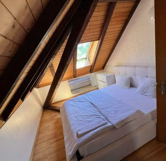 バス共有のスタンダードルーム, 5 Private Rooms Station For Long Term