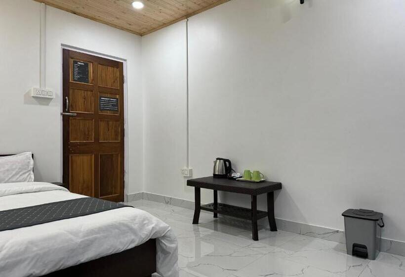 اتاق استاندارد با تراس, Addy S Inn