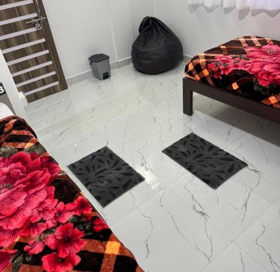 اتاق استاندارد, Addy S Inn