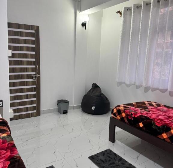 اتاق استاندارد, Addy S Inn