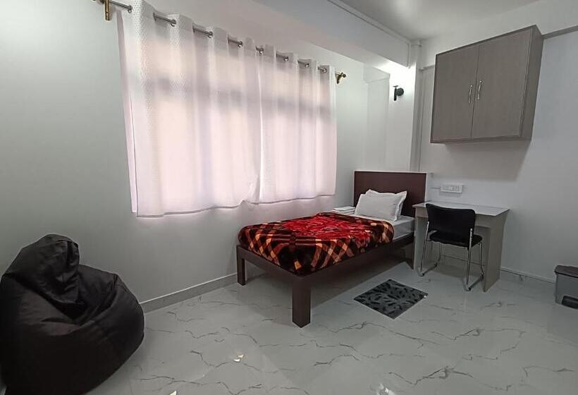 اتاق استاندارد, Addy S Inn