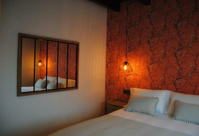 标准间带山景, A Ecogranxa