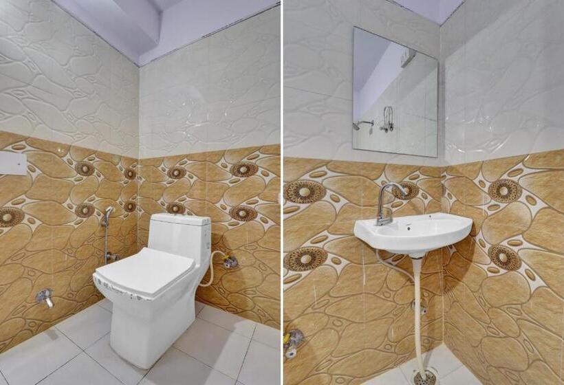 Habitació Triple Clàssica, Flagship Rawat Homestay