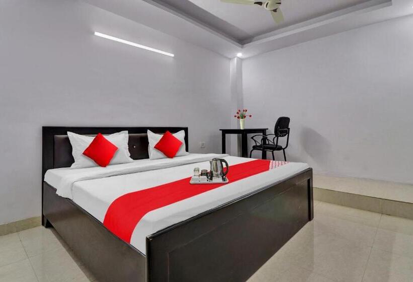 Habitació Triple Clàssica, Flagship Rawat Homestay