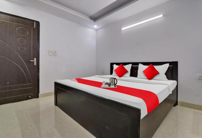 Habitació Triple Clàssica, Flagship Rawat Homestay