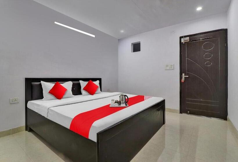 Habitació Triple Clàssica, Flagship Rawat Homestay